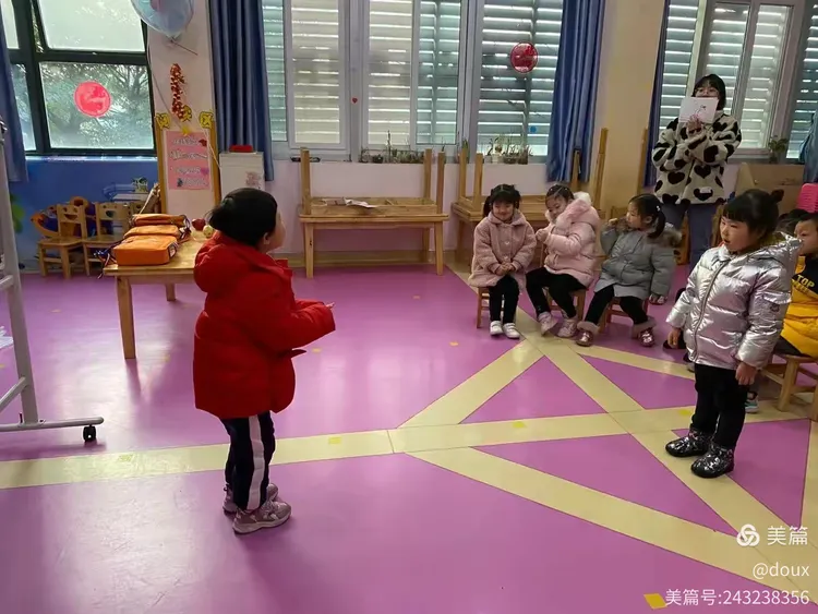 global english艾思奇幼儿园小班英语汇报课